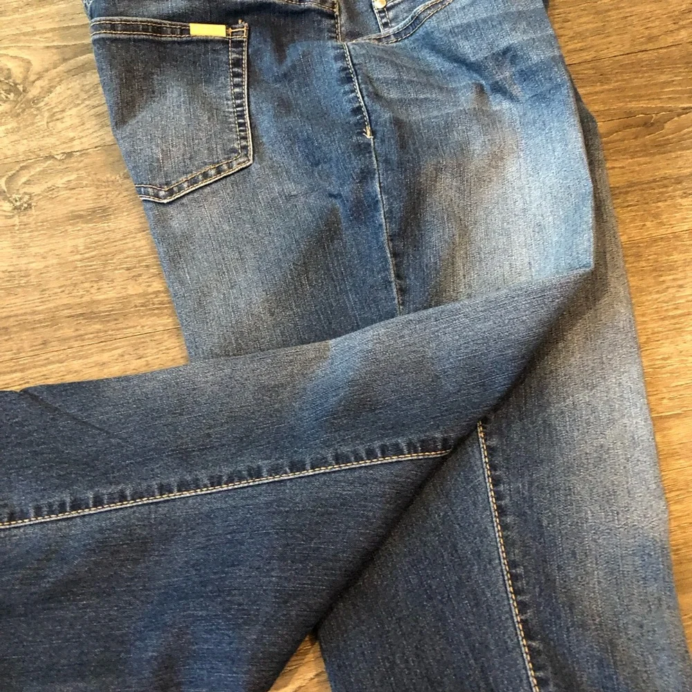 Jennifer Lopez Dark Blue capris Straight Leg Jeans - Picture 6 of 13